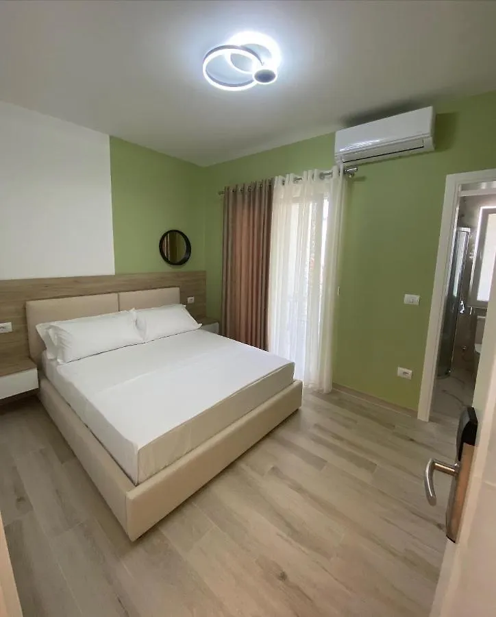 Helena Hotel Shëngjin 3*,