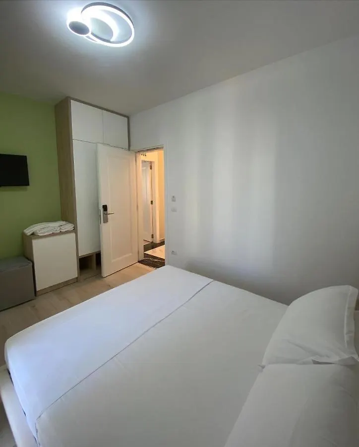 Helena Hotel Shëngjin