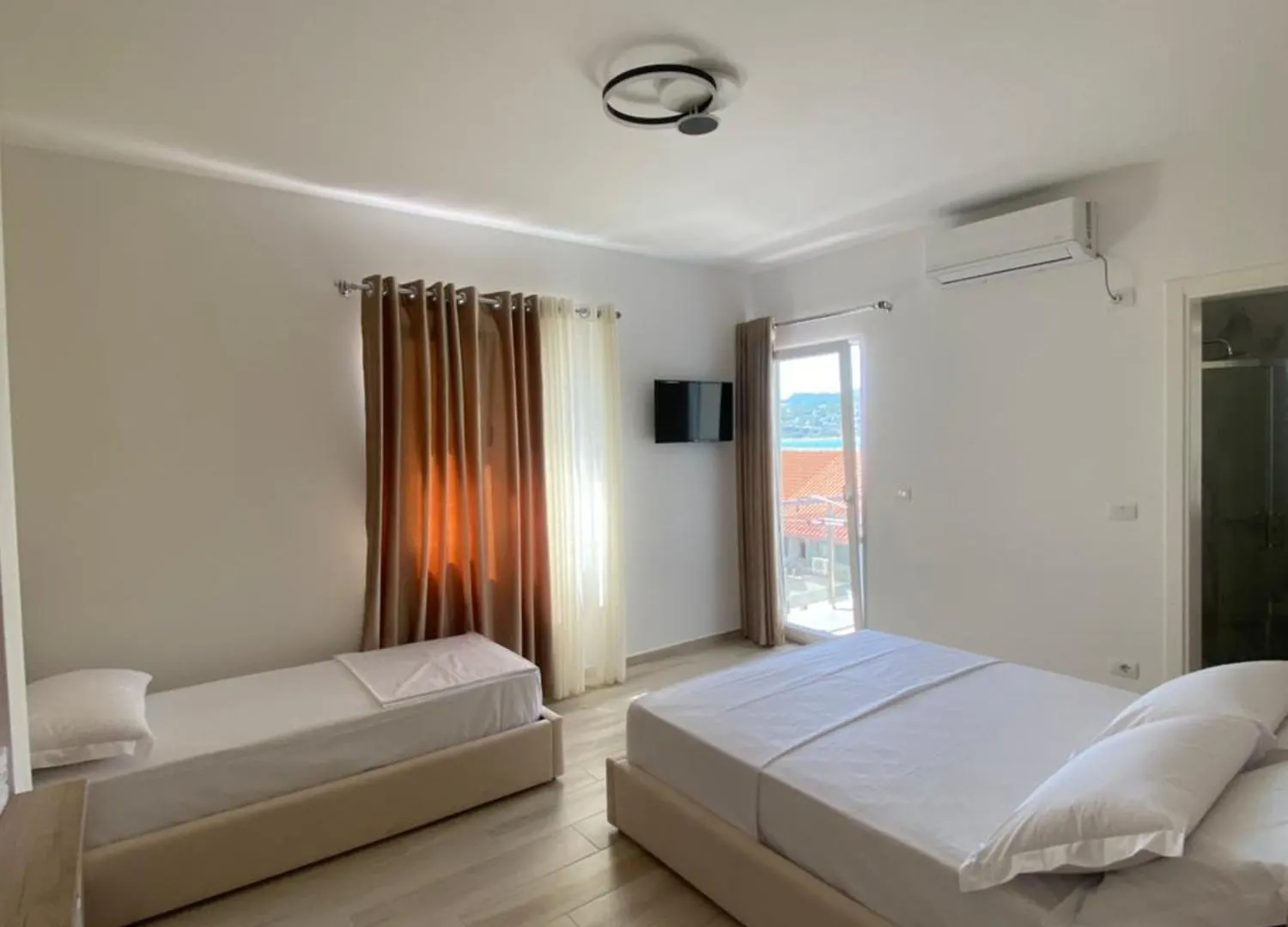 ***  Helena Hotel Shëngjin 알바니아