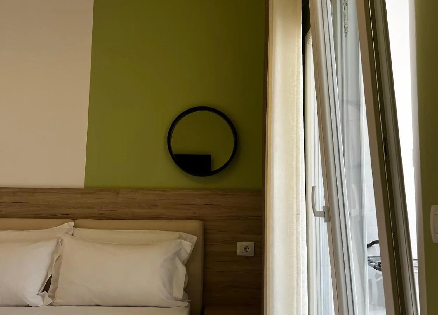 Helena Hotel Shëngjin